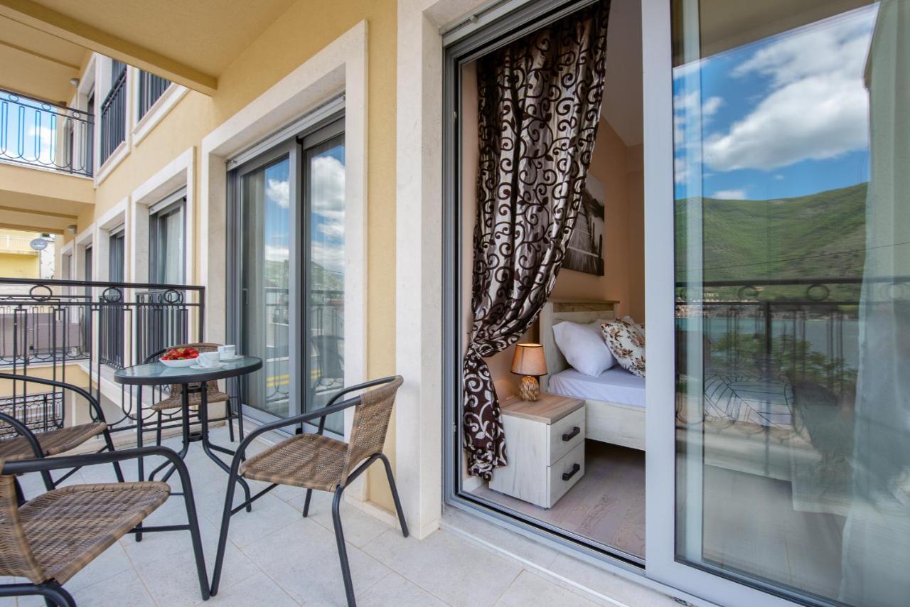 2Montenegro Limeta Apartments With Pool Kotor Kültér fotó