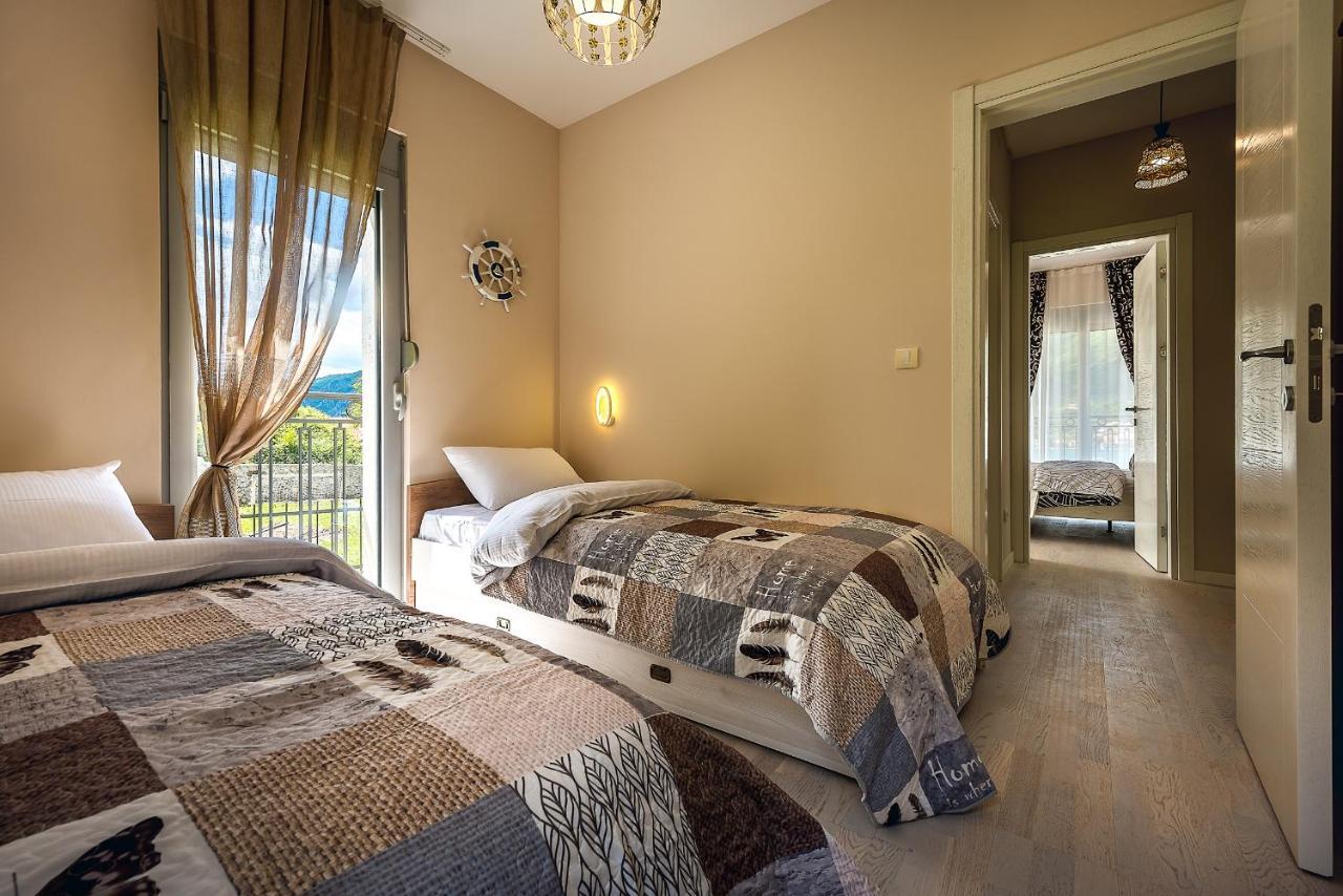 2Montenegro Limeta Apartments With Pool Kotor Kültér fotó