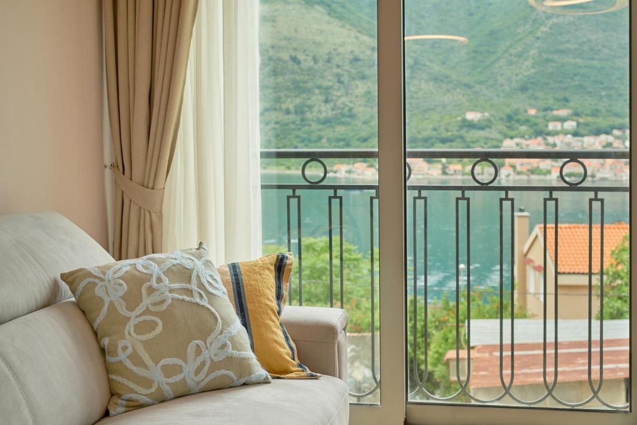 2Montenegro Limeta Apartments With Pool Kotor Kültér fotó